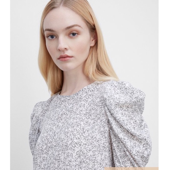 Club Monaco Tops - 👯‍♀️Host Pick⚡️Club Monaco Drape Sleeve Top